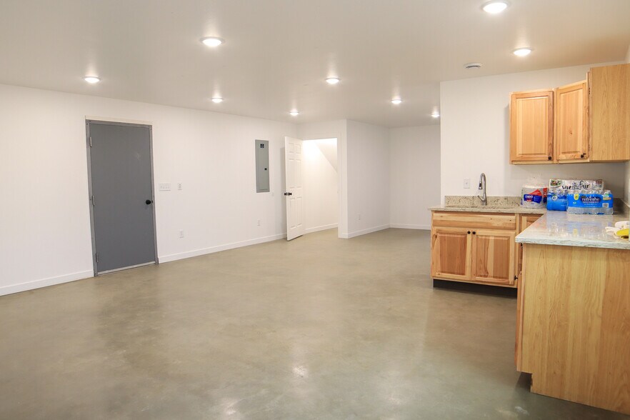 More Photos Of 2371 Dewitt Dr, North Pole Warehouse For Sale