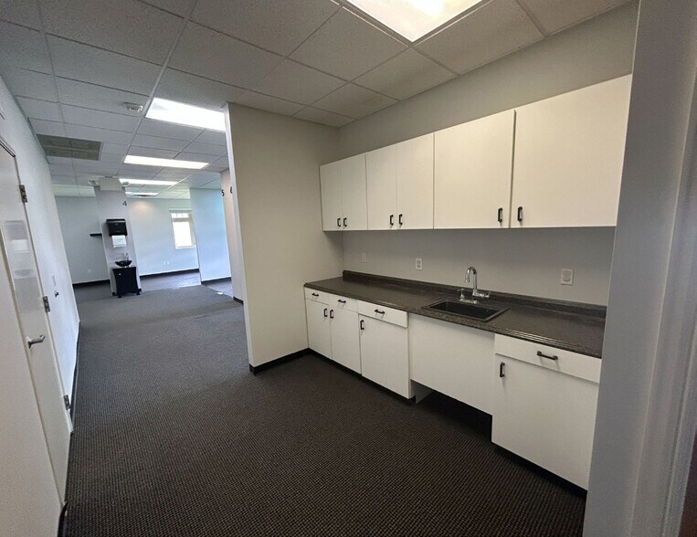 More Photos Of 440 Beecher Rd, Columbus Medical For Sale
