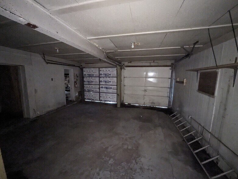 More Photos Of 1283 N King St, Hampton Light Manufacturing For Lease