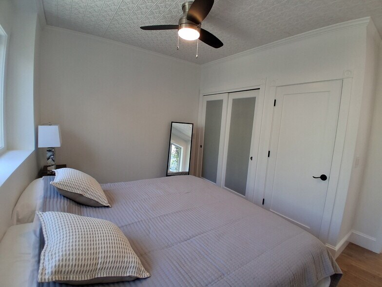 More Photos Of 117 Water St, Stonington Apartments For Sale