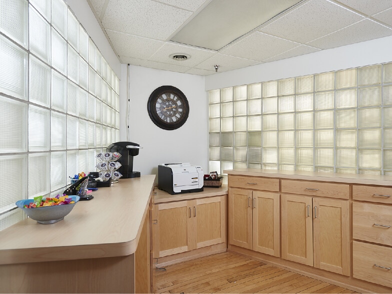 More Photos Of 14 7th Ave N, Saint Cloud Office For Sale