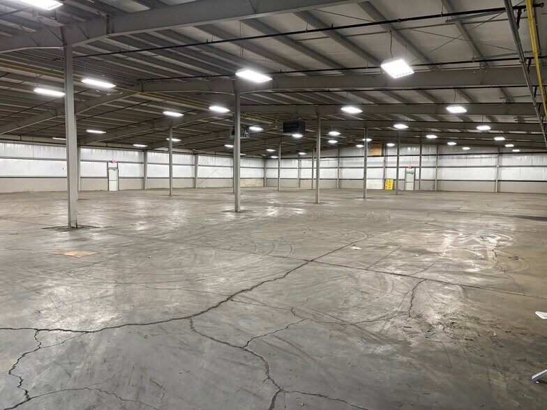 More Photos Of 140 Wilson Rd, Bentleyville Light Distribution For Lease