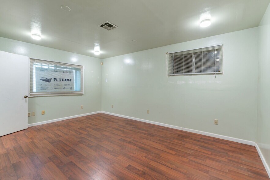 More Photos Of 23259 Avenue 64 Ave, Ducor Warehouse For Sale