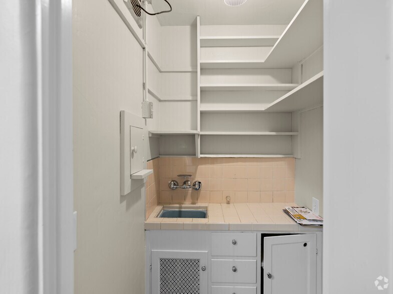 More Photos Of 652-670 E Santa Clara St, San Jose Medical For Sale