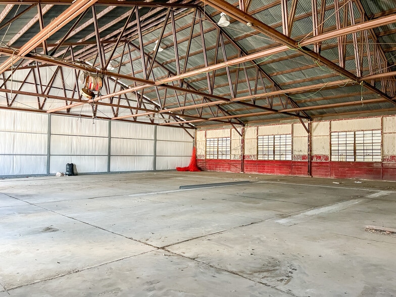 More Photos Of 124 E Cypress St, Lafayette Warehouse For Lease