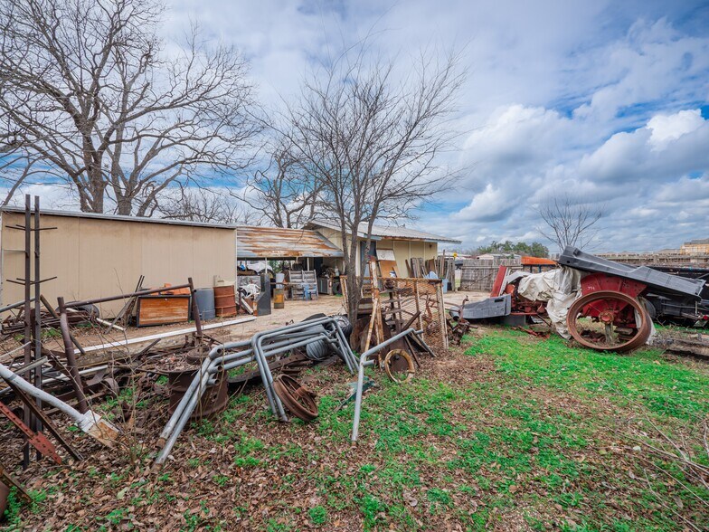 More Photos Of 201 S Highway 183, Leander Flex For Sale
