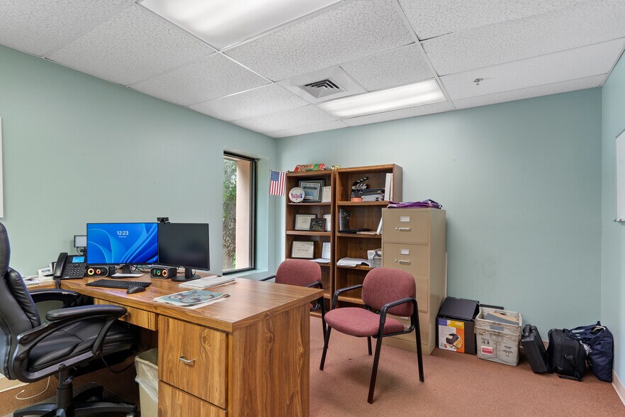 More Photos Of 1624 N Meadowcrest Blvd, Crystal River Manufacturing For Lease