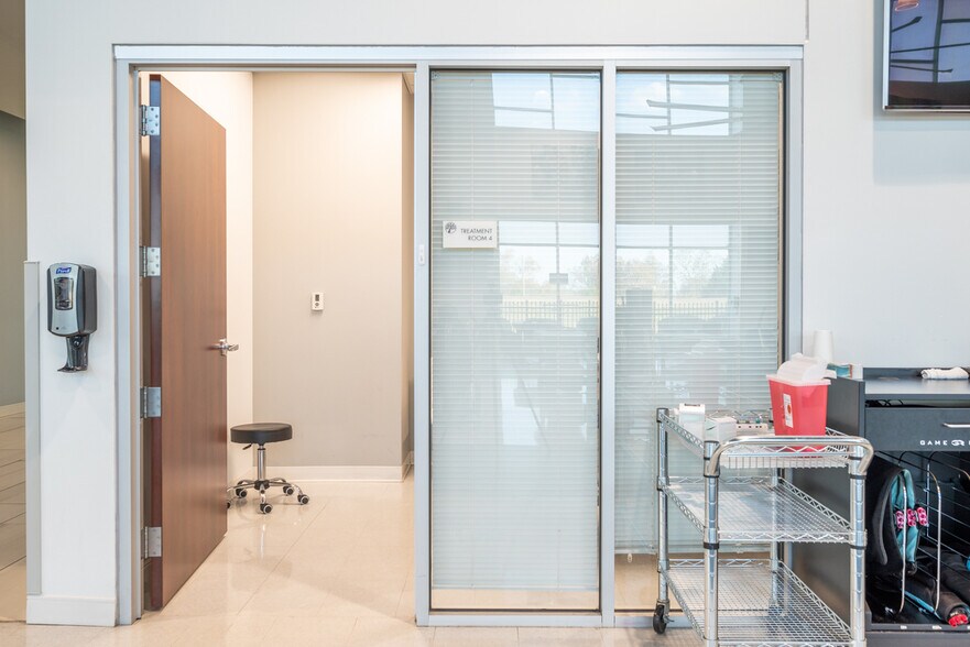 More Photos Of 225 Tomlinson Dr, Starkville Medical For Sale