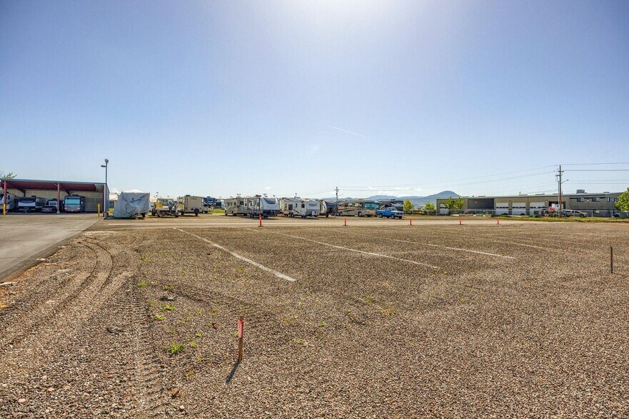 More Photos Of 1400 Avenue G, White City Self Storage For Sale