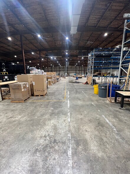 More Photos Of 1500 Grace St, Murphysboro Warehouse For Lease