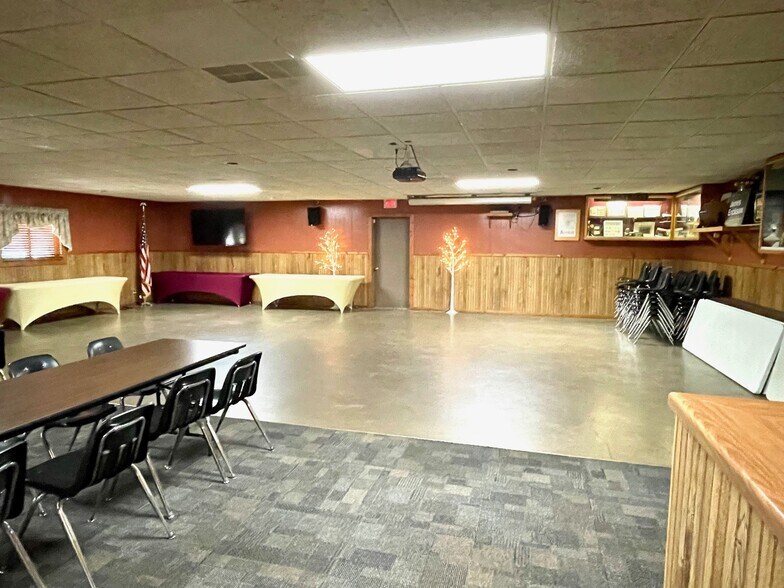 More Photos Of 2002 Midway Rd, Menomonie Restaurant For Sale