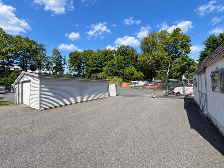 More Photos Of 633 Water St, Belvidere Service Station For Sale