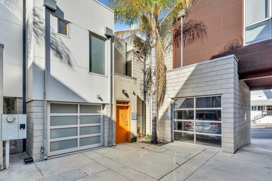More Photos Of 2487 Kettner Blvd, San Diego Office For Sale