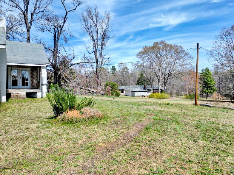 More Photos Of 12117 Highway 221, Woodruff Office For Sale