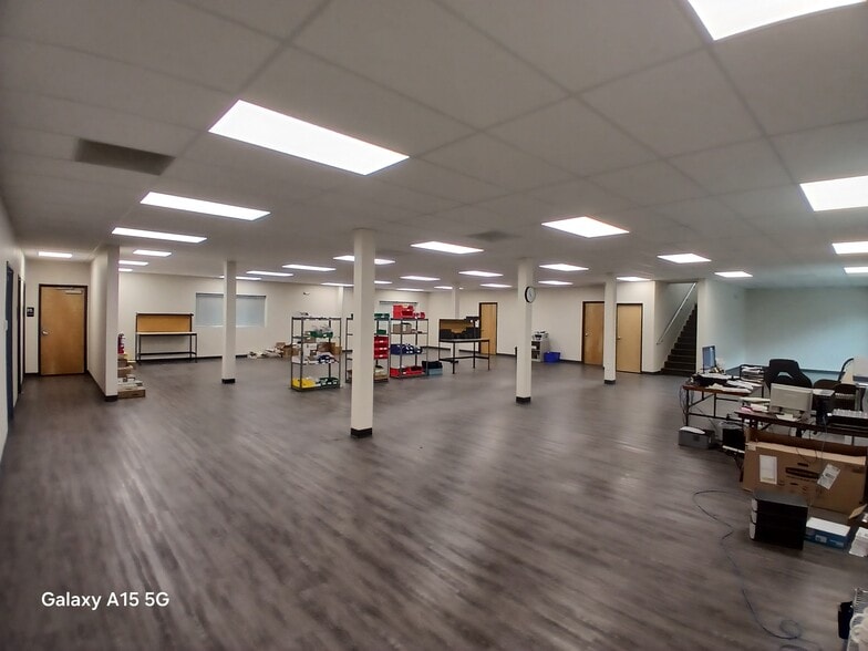 More Photos Of 2490 Ferry St SW, Albany Light Manufacturing For Lease