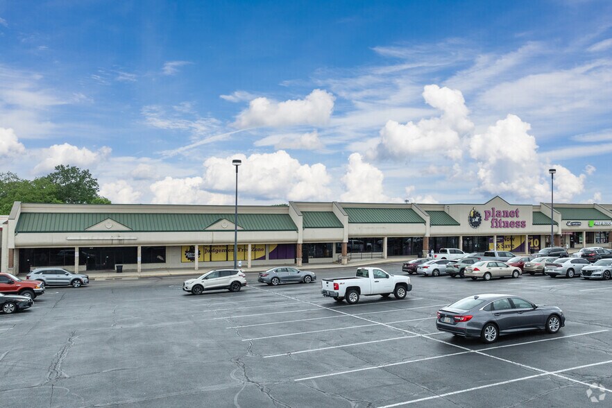 More Photos Of 7791-7825 Waynetowne Blvd, Dayton Unknown For Lease