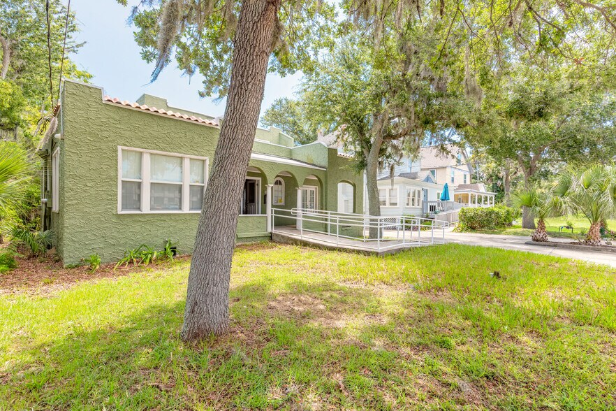 More Photos Of 519 S Ridgewood Ave, Daytona Beach Office For Sale