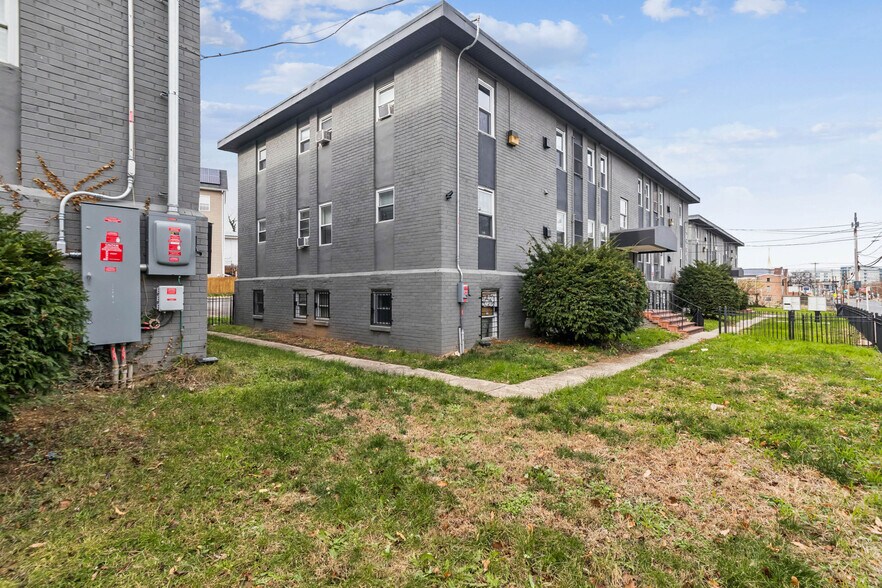 More Photos Of 4559-4569 Benning Rd SE, Washington Apartments For Sale