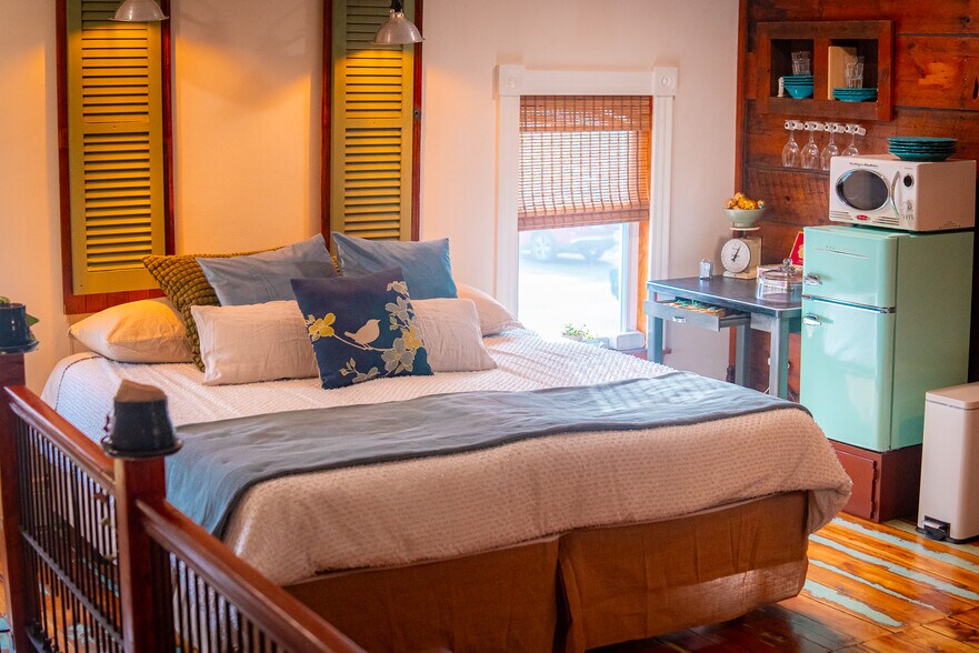 More Photos Of 127 N Main St, Amherst Storefront Retail Residential For Sale