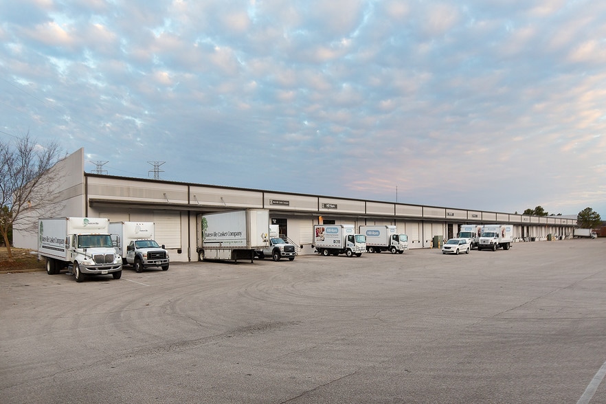 More Photos Of 2093 Thomas Rd, Memphis Unknown For Lease