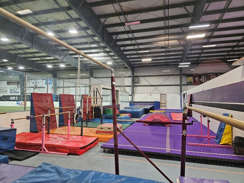 More Photos Of 142 State Route 111, Hampstead Freestanding For Sale