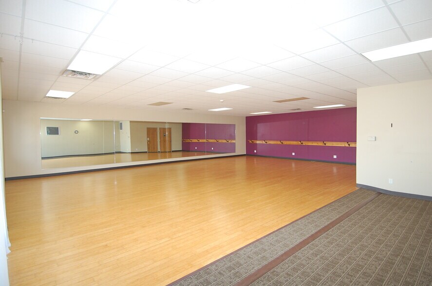 More Photos Of 1210 S Gilbert St, Iowa City Office For Lease