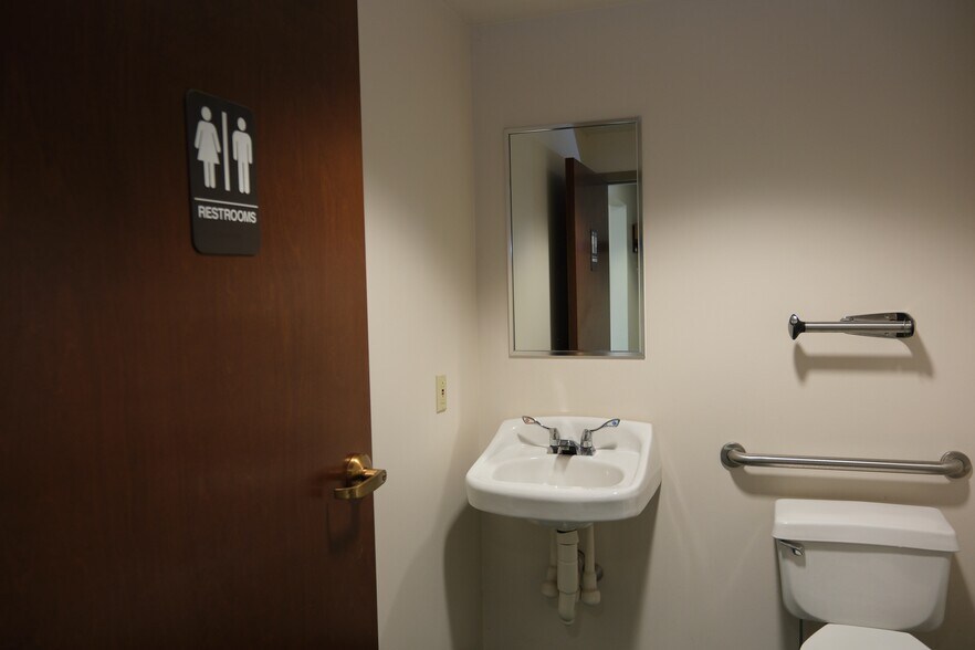 More Photos Of 4085 Seneca St, West Seneca Medical For Lease