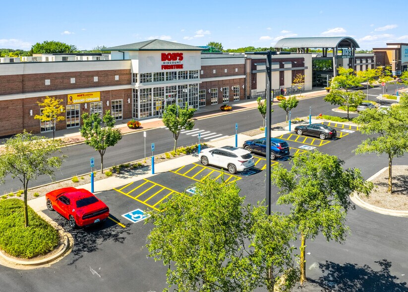 More Photos Of 1800-2124 S Randall Rd, Algonquin Storefront For Lease