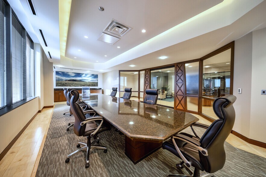 More Photos Of 13465 Midway Rd, Farmers Branch Office For Lease