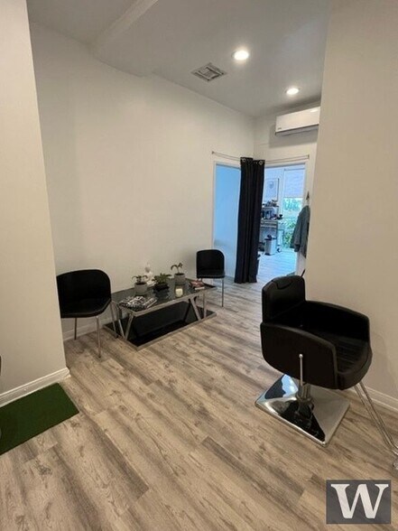 More Photos Of 8170 Beverly Blvd, Los Angeles Office For Lease