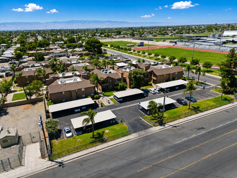 More Photos Of 701 Planz Rd, Bakersfield Apartments For Sale
