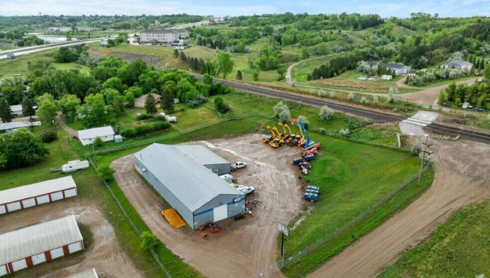 More Photos Of 1609 SW 33rd St, Minot Warehouse For Sale