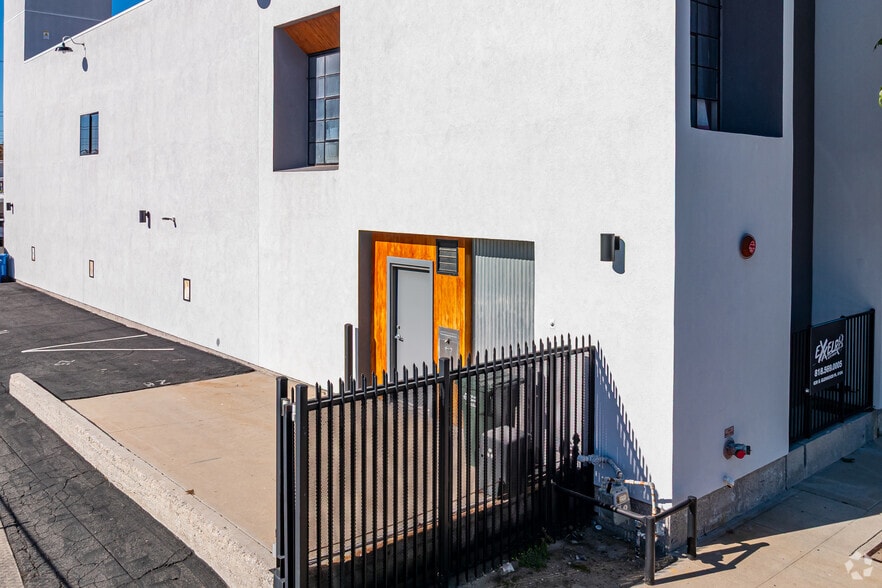 More Photos Of 639 S Glenwood Pl, Burbank Office For Lease
