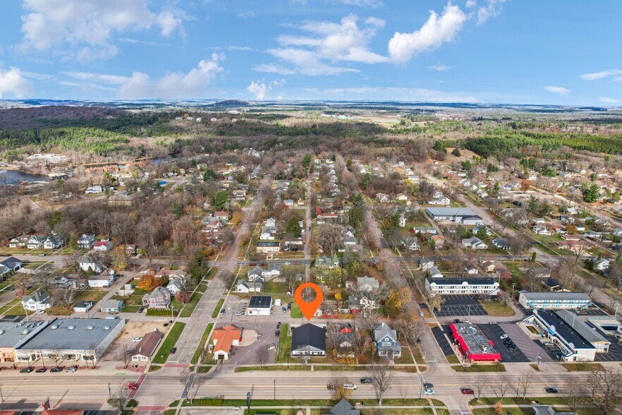 More Photos Of 613 Broadway, Wisconsin Dells Loft Creative Space For Sale