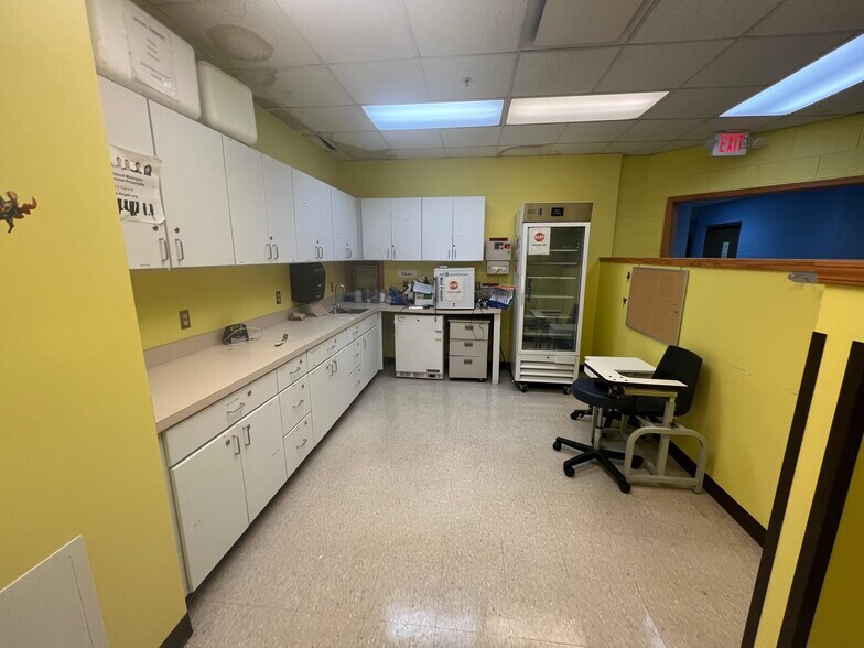 More Photos Of 60 E Warren Ave, Detroit Medical For Lease