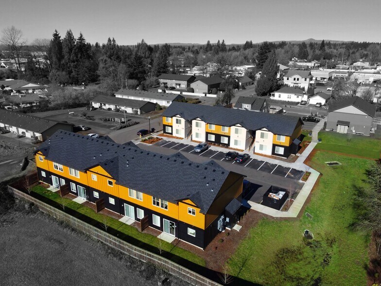 More Photos Of 219-221 SE Clark Ave, Battle Ground Apartments For Sale