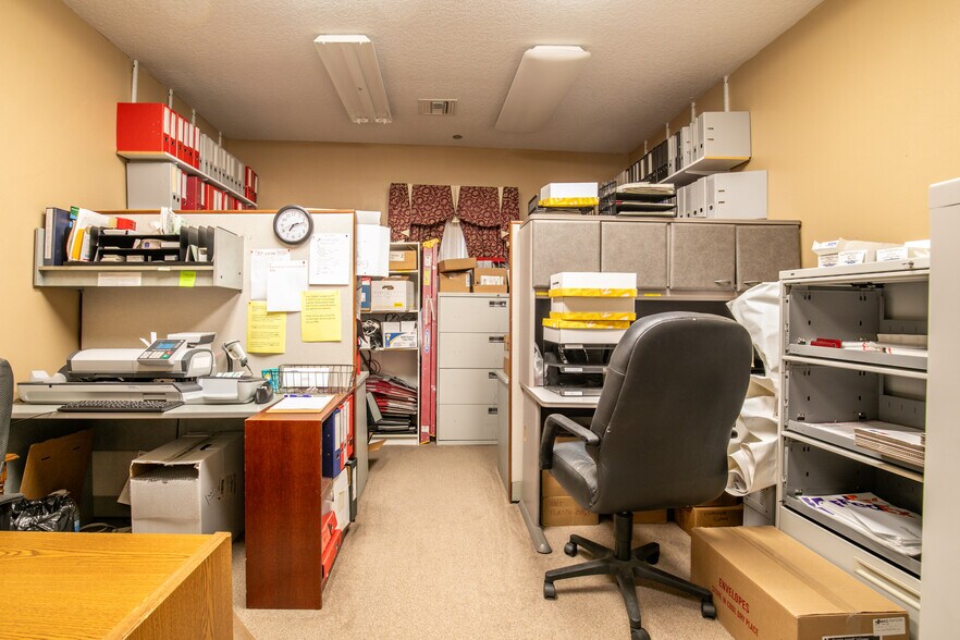 More Photos Of 205 E Burleigh Blvd, Tavares Office For Sale