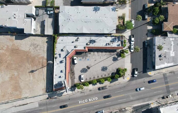 More Photos Of 3601-3607 W Pico Blvd, Los Angeles Bar For Sale