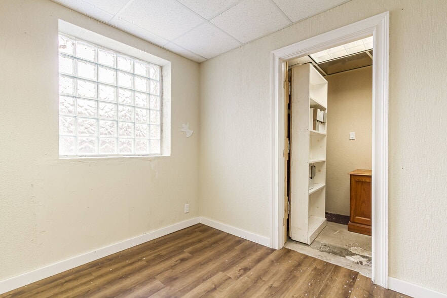 More Photos Of 64 Spencer St, Rochester Loft Creative Space For Sale