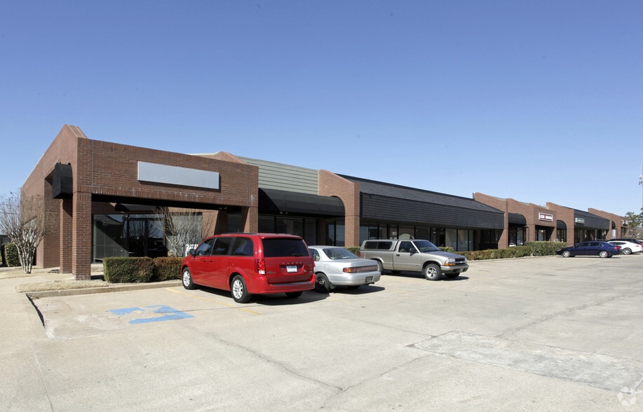 More Photos Of 7104 S Mingo Rd, Tulsa Unknown For Lease