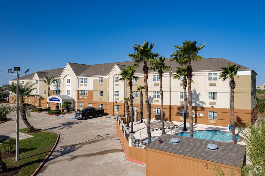 Primary Photo Of 808 61st St, Galveston Hotel For Sale