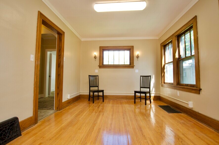More Photos Of 615 S 1st Ave, Jamestown Office Residential For Lease