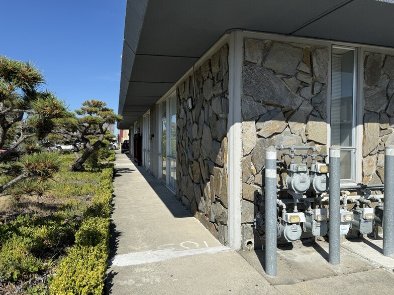 Primary Photo Of 1550 Rollins Rd, Burlingame Warehouse For Lease