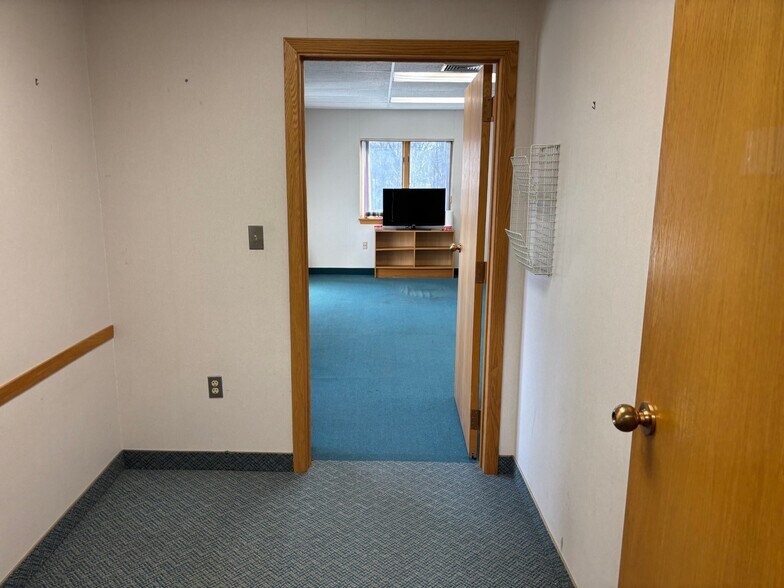 More Photos Of 123 Dwight Rd, Longmeadow Medical For Lease