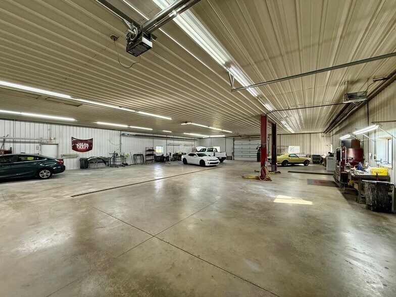 More Photos Of 677 State Road 130, Hobart Auto Repair For Sale