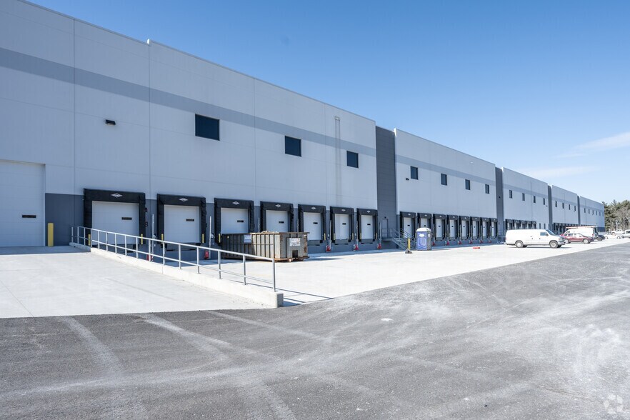 More Photos Of 80 Pine Hill Dr, Boylston Distribution For Lease