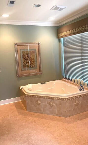 More Photos Of 14700 NE 8th St, Bellevue Medical For Lease