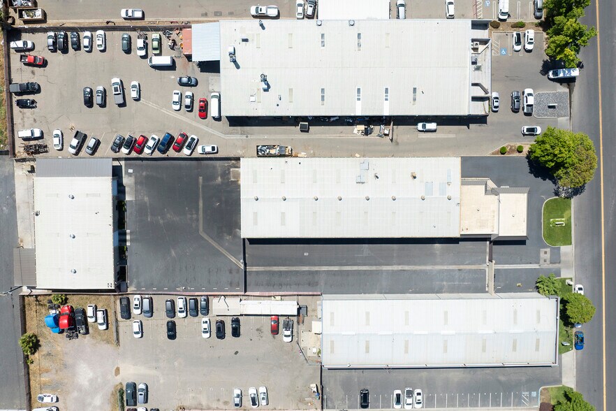 More Photos Of 4812 Stratos Way, Modesto Warehouse For Lease