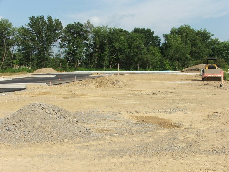 More Photos Of 128 Graham Park Dr, Cranberry Township Freestanding For Lease