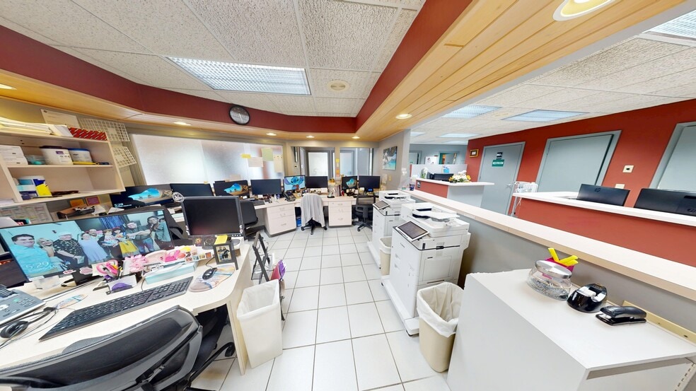 More Photos Of 1027 SE Ocean Blvd, Stuart Medical For Sale